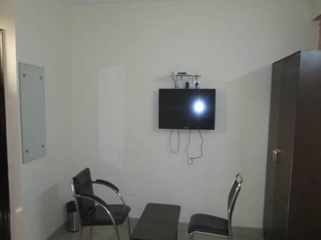 Charanpahari Hotel Neu-Delhi Zimmer foto