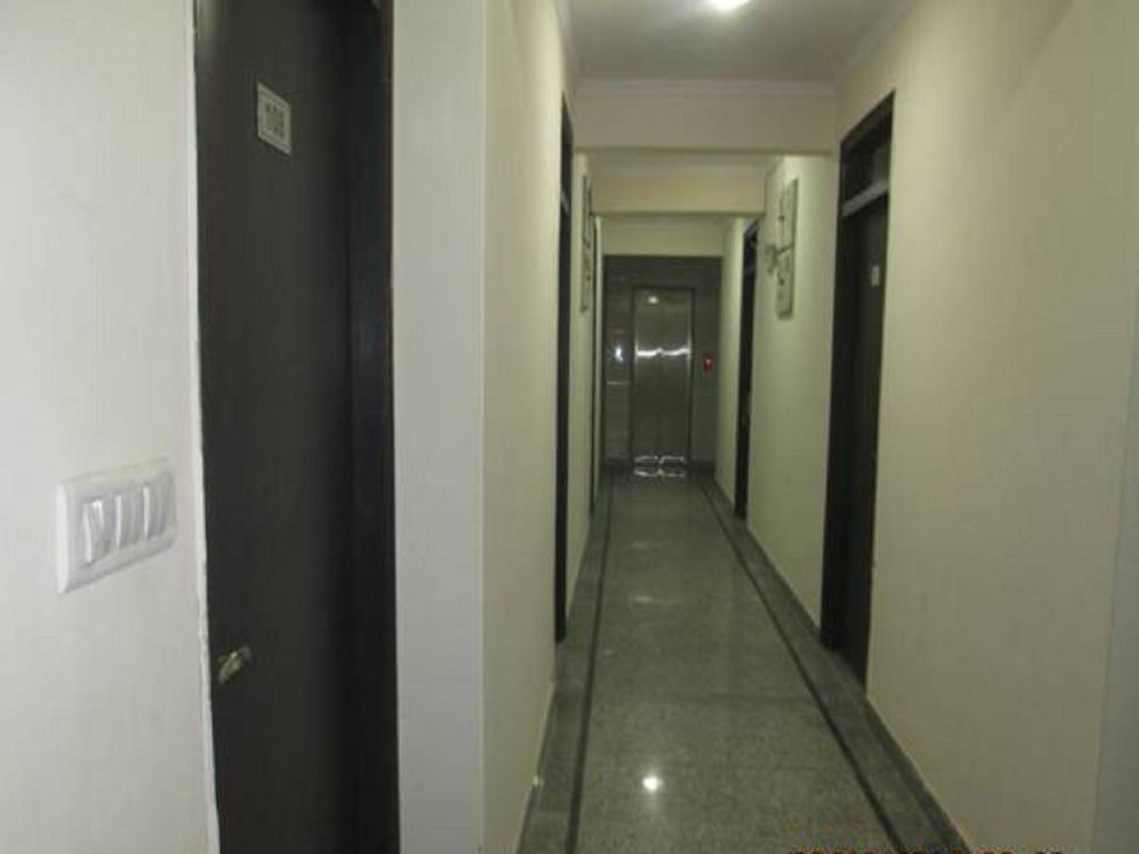 Charanpahari Hotel Neu-Delhi Exterior foto
