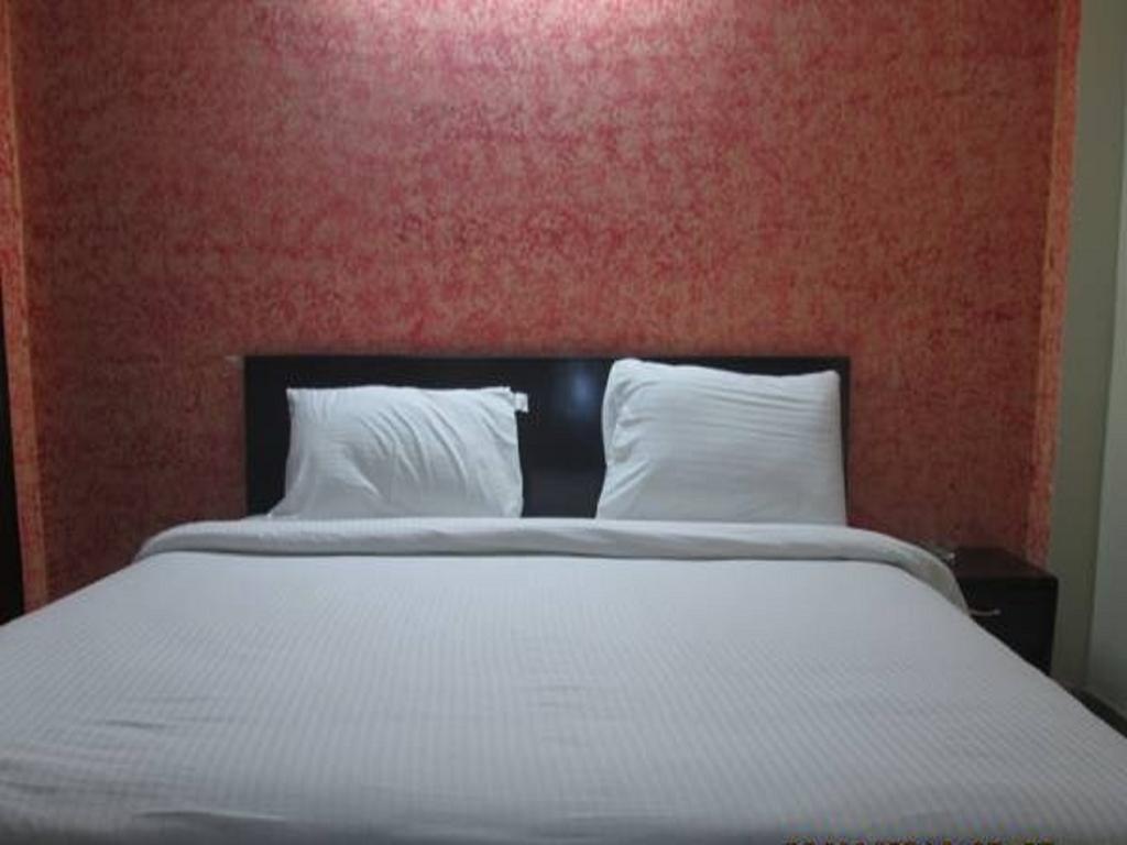 Charanpahari Hotel Neu-Delhi Zimmer foto