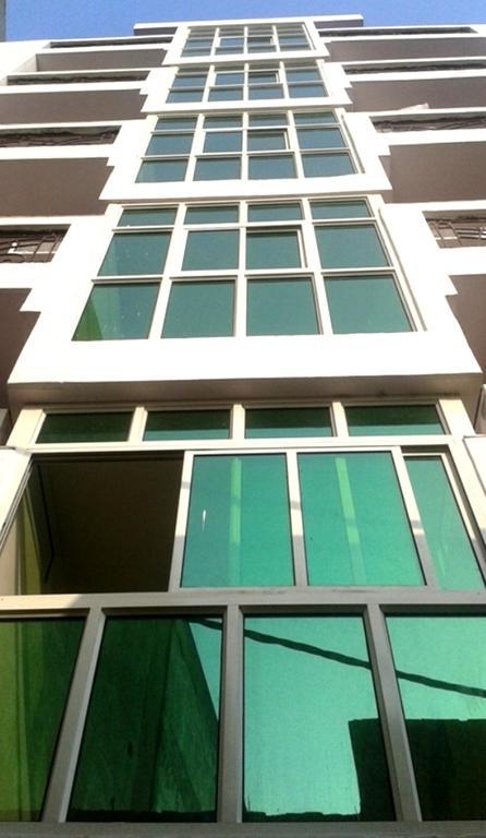 Charanpahari Hotel Neu-Delhi Exterior foto