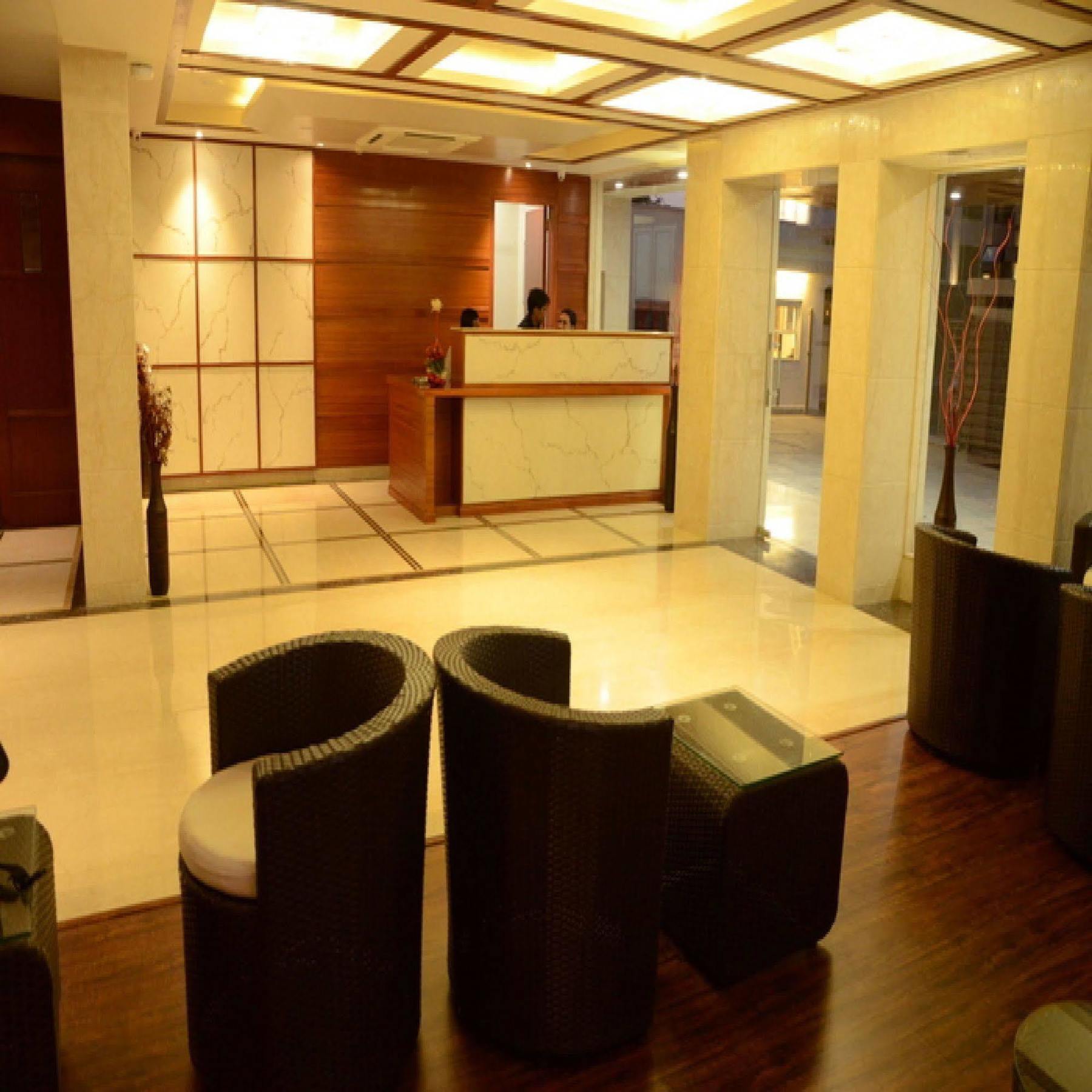 Charanpahari Hotel Neu-Delhi Exterior foto